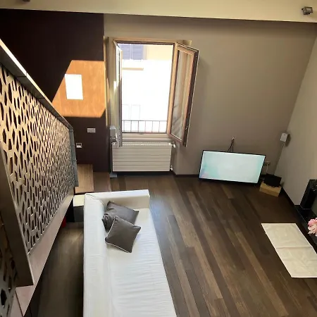 Casa Cavour - Downtown Design Penthouse 莱科