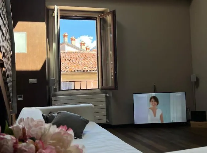 Casa Cavour - Downtown Design Penthouse * Lecco