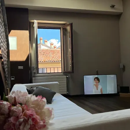 Casa Cavour - Downtown Design Penthouse * Lecco